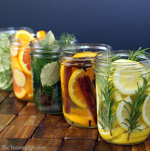 Here's how to make your home smell like Christmas. Using a mini crockpot so  it can simmer all day add water, rosemary, cranberries, orange…